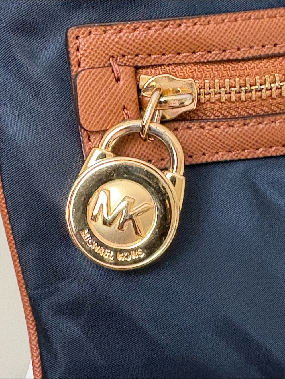 Michael Kors Kempton Crossbody Bag - Picture 3 of 13